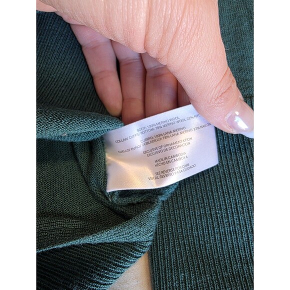 Banana Republic Ladies' Merino Wool V-Neck Sweater, Green Bayberry Medium Preppy - Picture 5 of 9